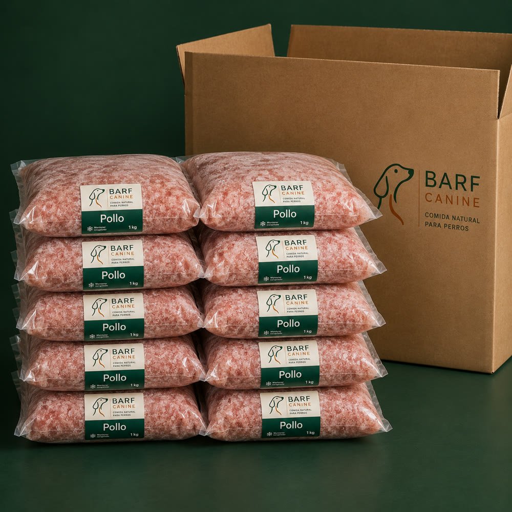Diez bolsas de 1 kg de BARF de pollo, la porción medida de un plan mensual